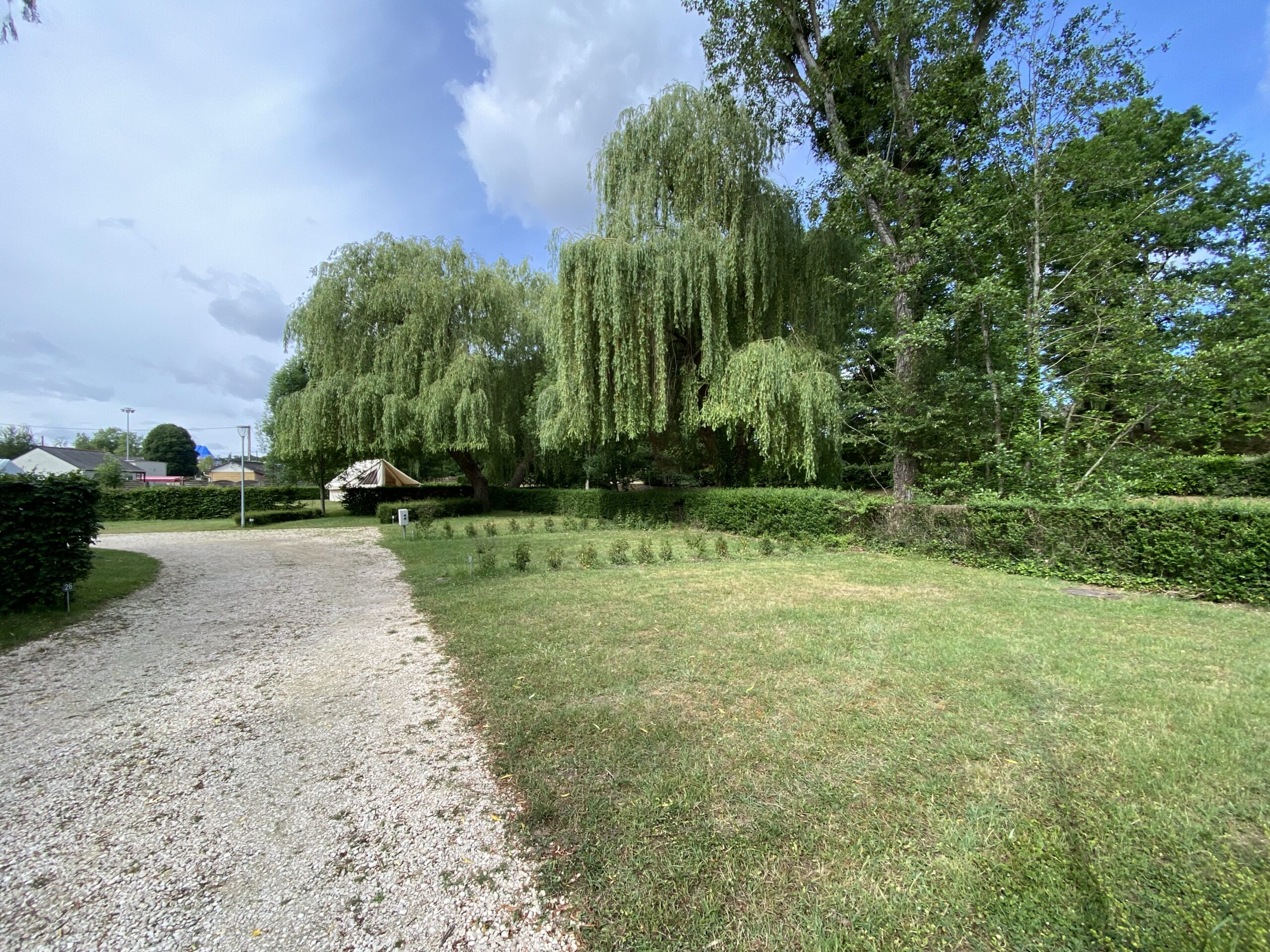 Etude sur l&rsquo;intégration paysagère et du bâti du camping municipal le Pont des Fées